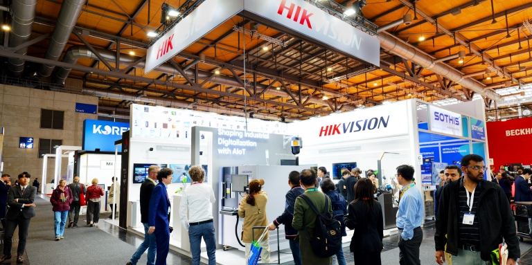 X-Ray Bertenaga AI di Hannover Messe 2026
